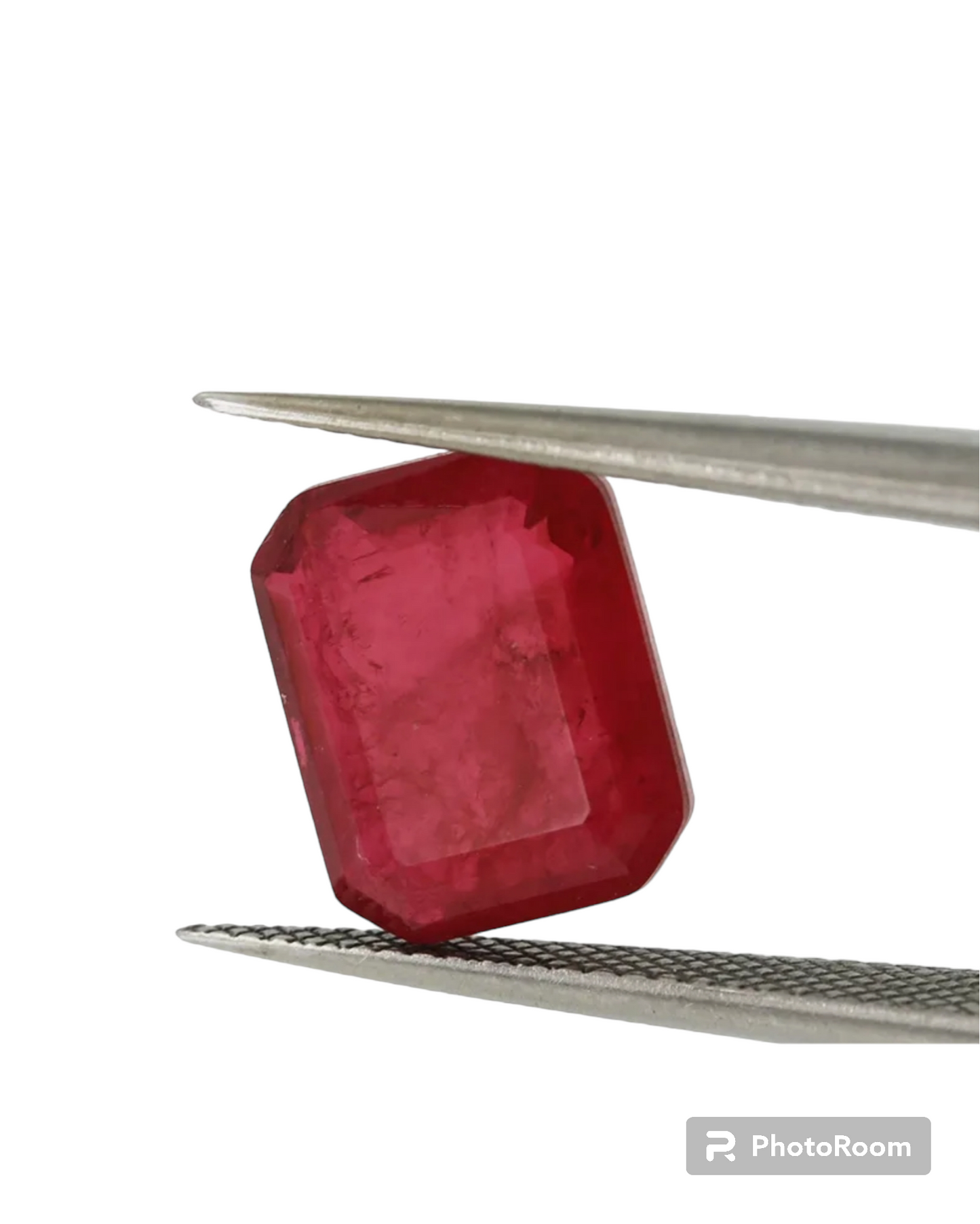 natural emerald cut ruby ​​4.75 ct transparent blood red