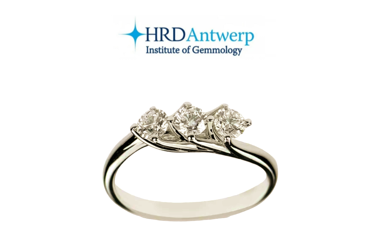 Bague Trilogie certifiée HRD ANTWERP en or blanc 18 carats et 3 diamants naturels 0,52 ct