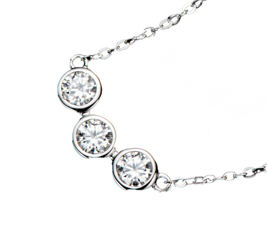 collier trilogie en or avec 3 diamants naturels 0,30 ct