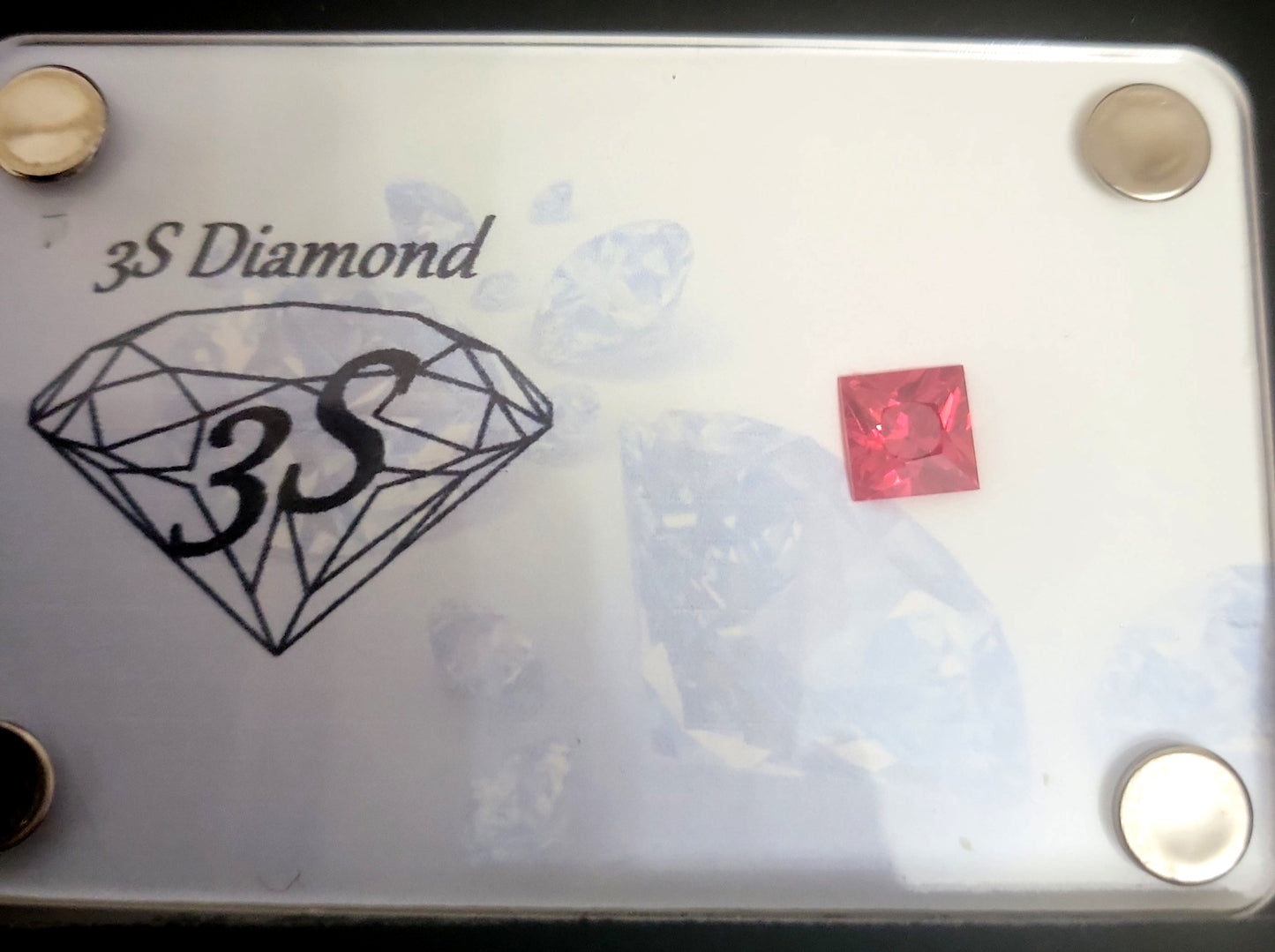 natural princess cut ruby ​​4.70ct transparent pigeon red