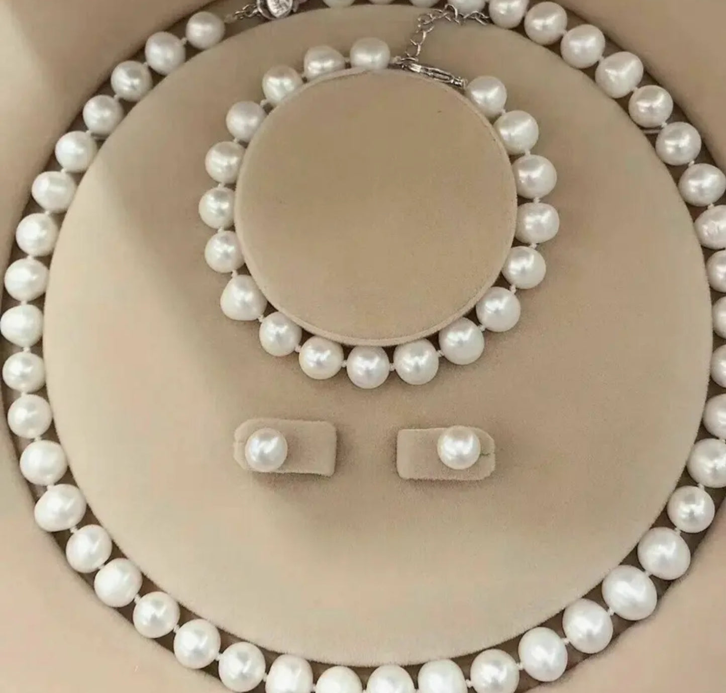 parure complète avec perle blanche naturelle, collier, bracelet et boucle d'oreille en or 18 carats 750